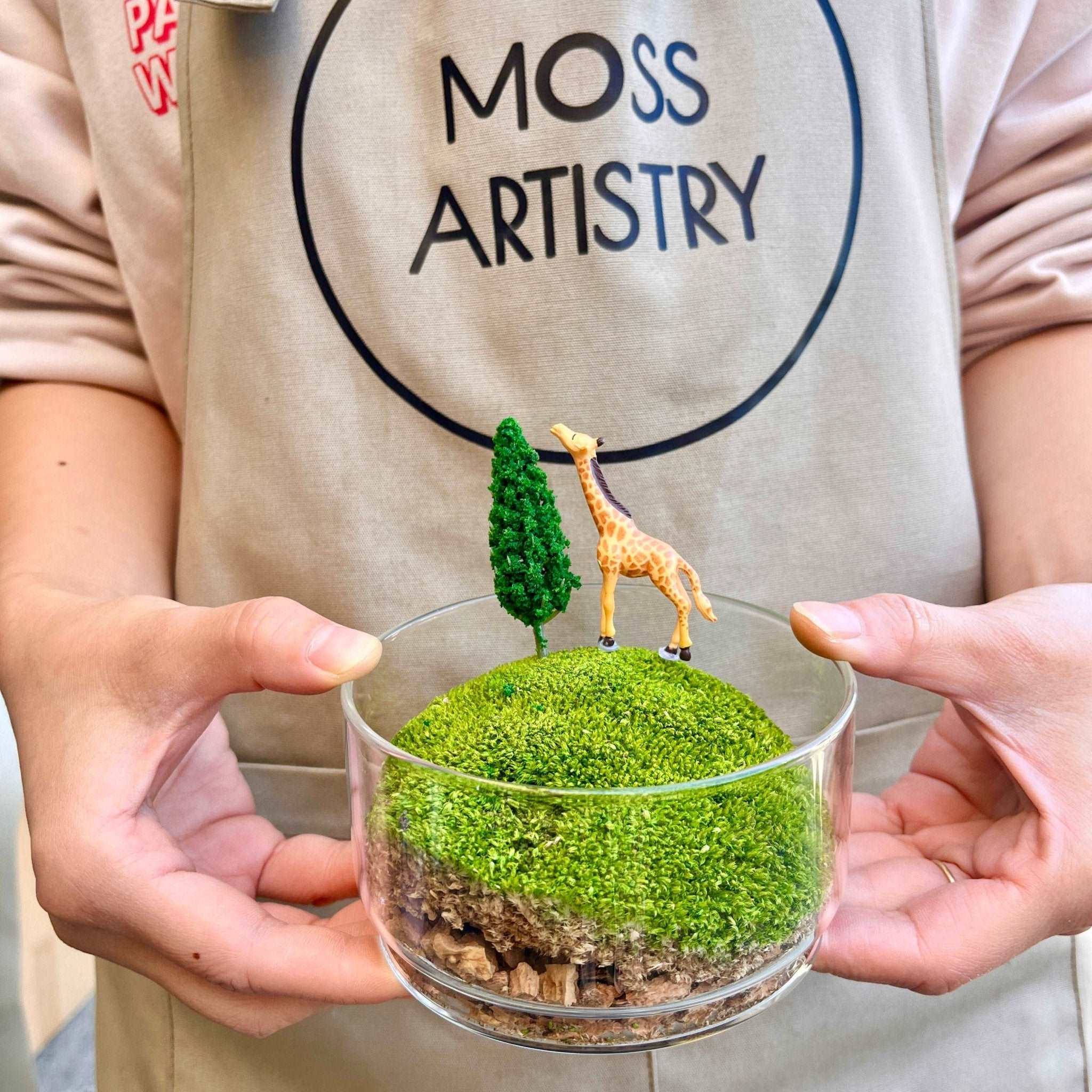 Handmade Terrarium Mini Giraffe Desktop Decoration Micro Landscape Lawn Handmade Preserved Moss Art Handcrafted Glass Container
