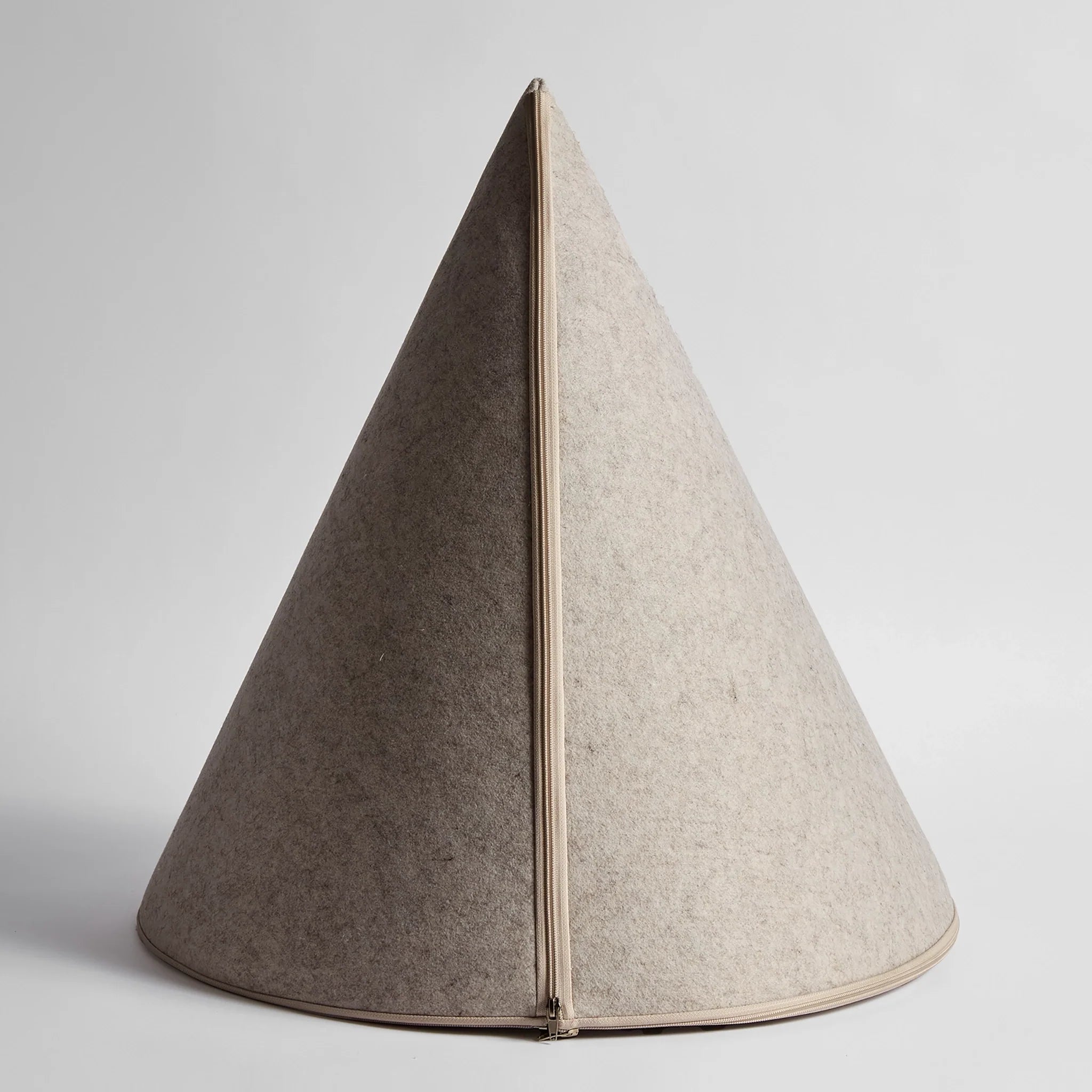 Nooee Pet Cave Harry (XXL) – Cream/Brown