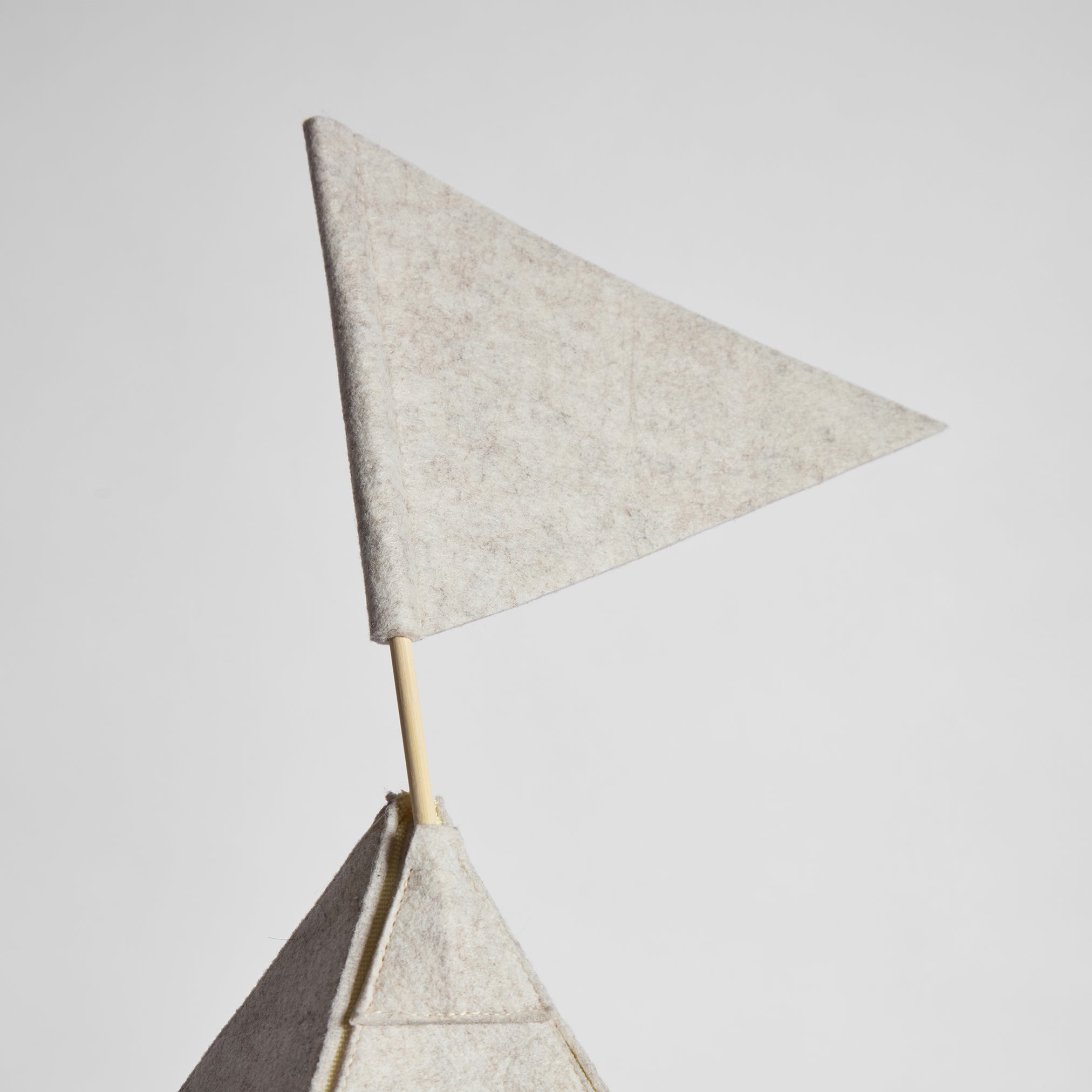 Nooee Pet Teepee Tucker (L)