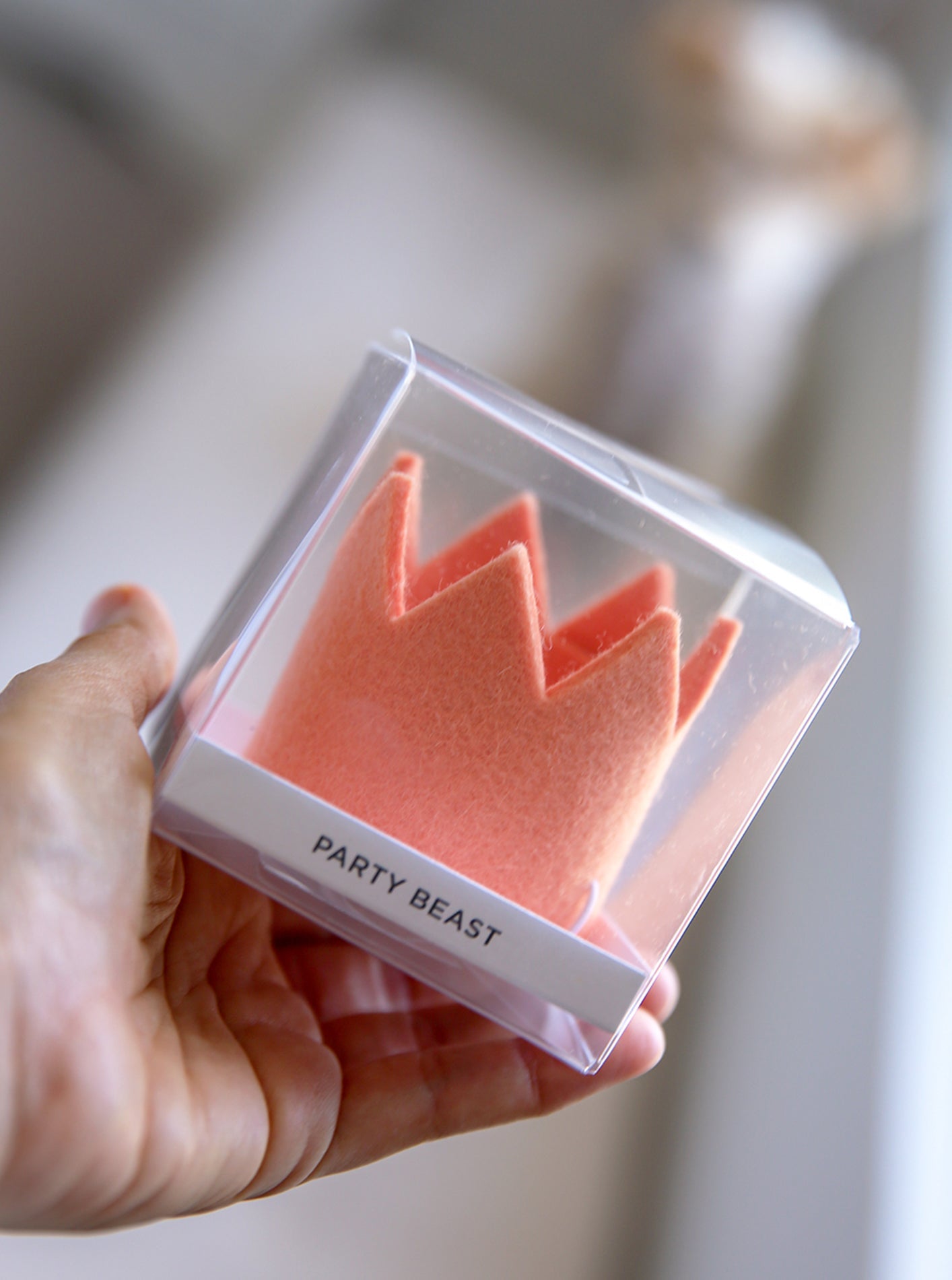 NEUTRAL PARTY CROWNS