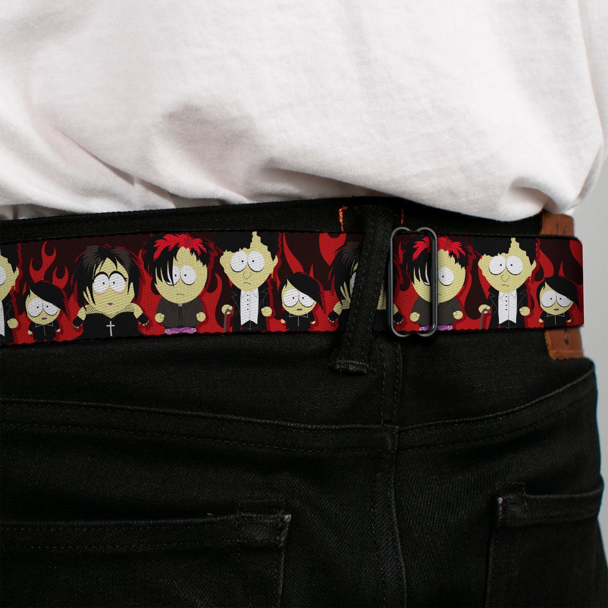 SOUTH PARK Title Logo Full Color Black/White Seatbelt Belt - South Park Goth Kids Poses Flame Reds Webbing