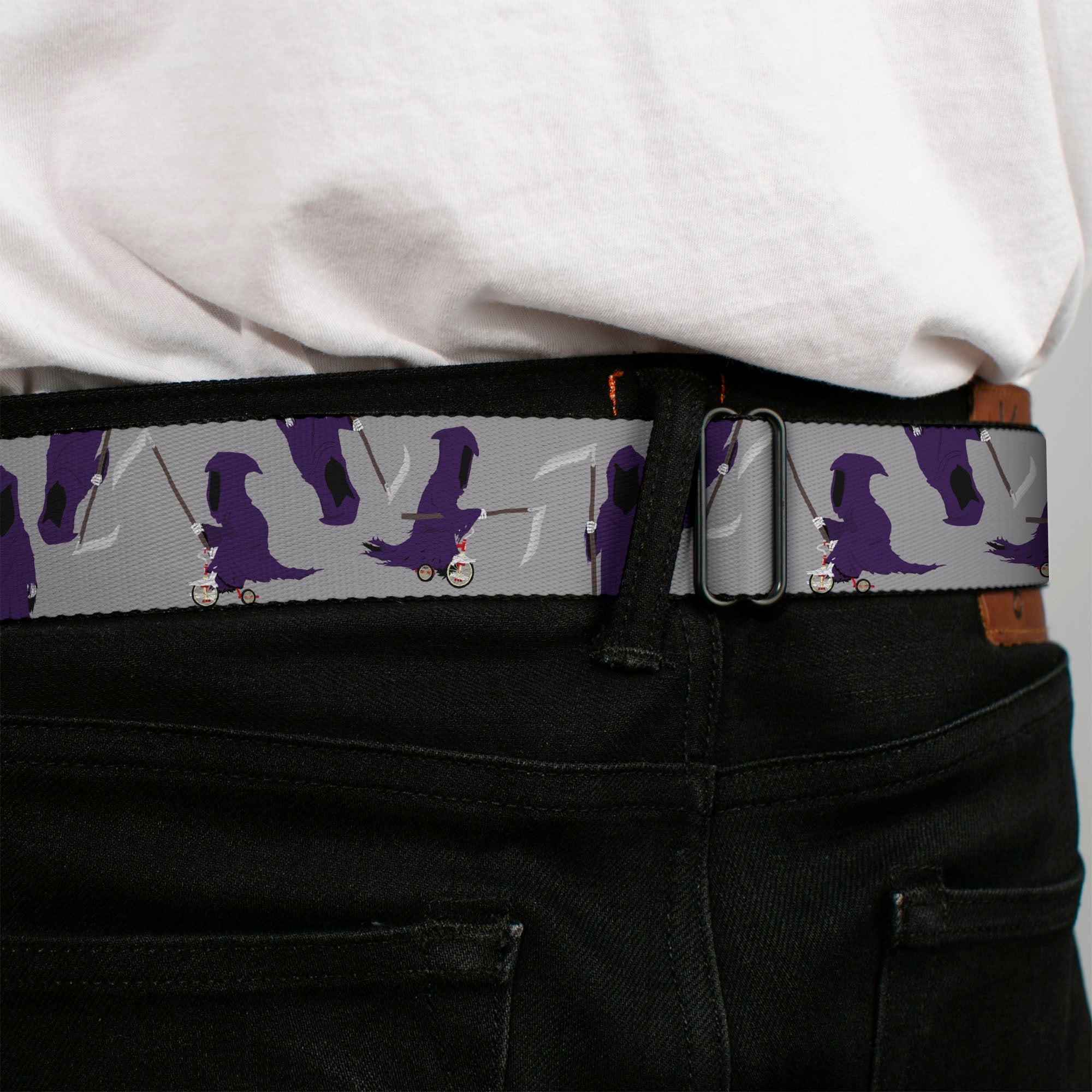 SOUTH PARK Title Logo Full Color Black/Yellow Seatbelt Belt - South Park Death Poses Scattered Gray Webbing