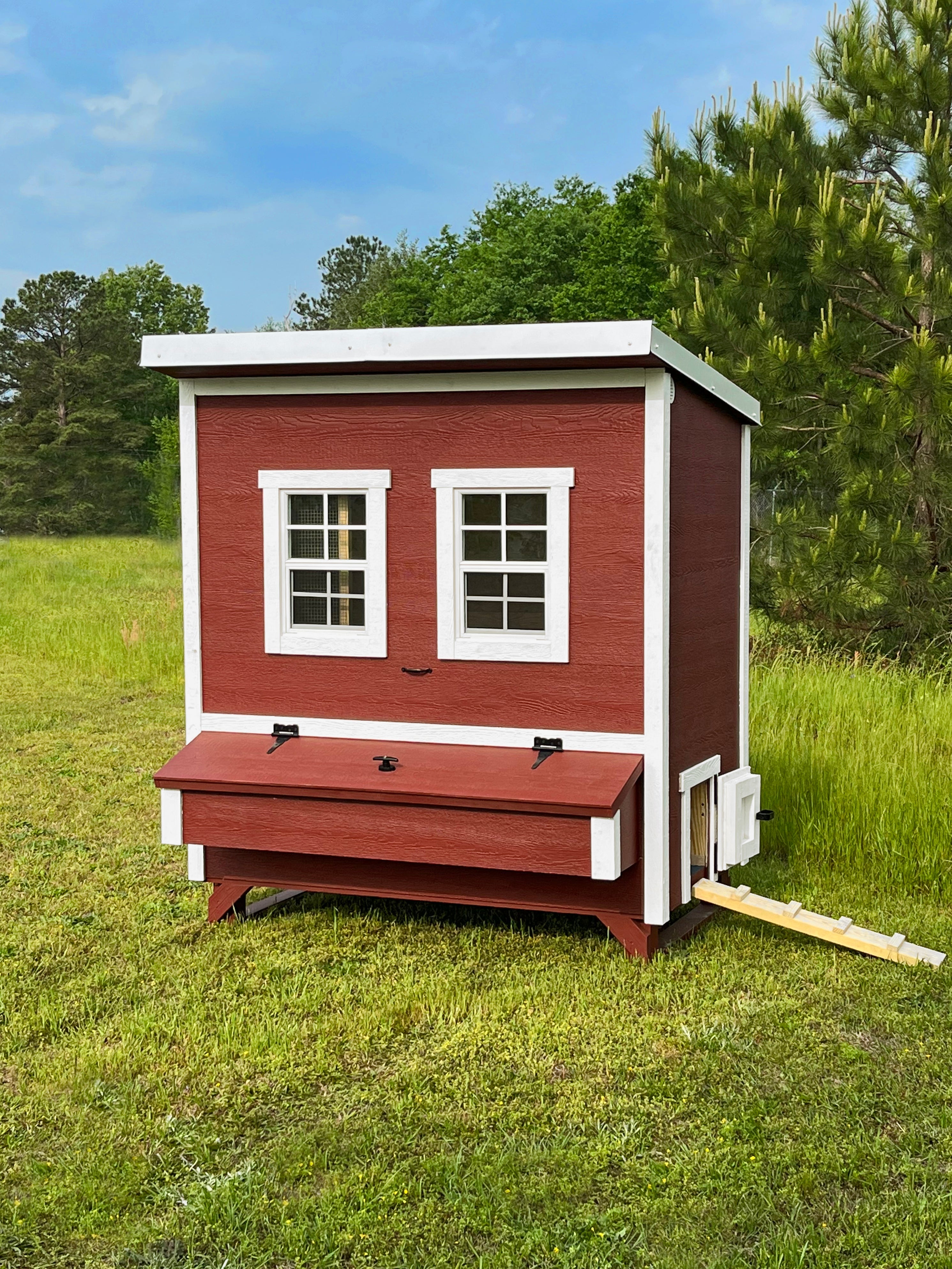 Walk-In Chicken Coop - Up to 18 Chickens