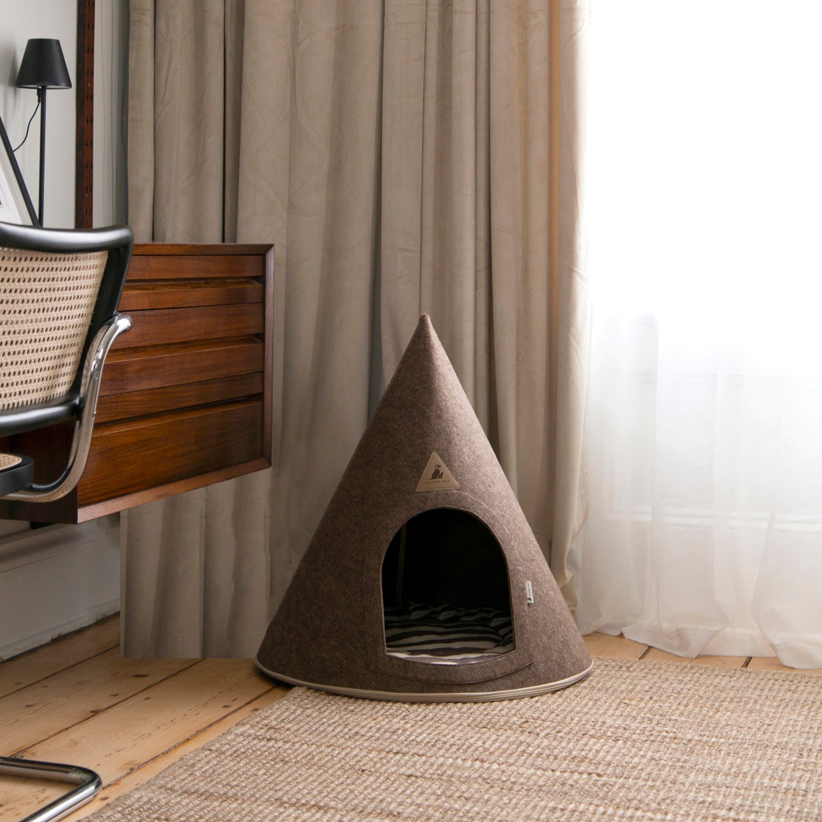 Nooee Pet Cave Molly (XL) – Cream/Brown