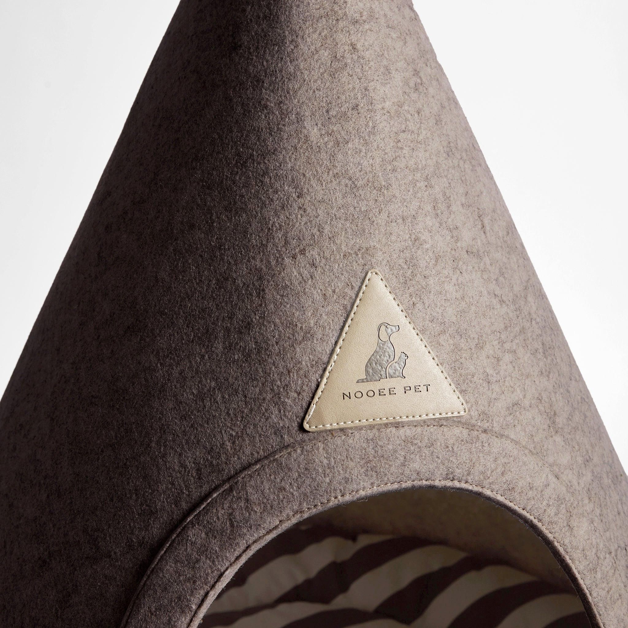 Nooee Pet Cave Lucy (M) – Cream/Brown