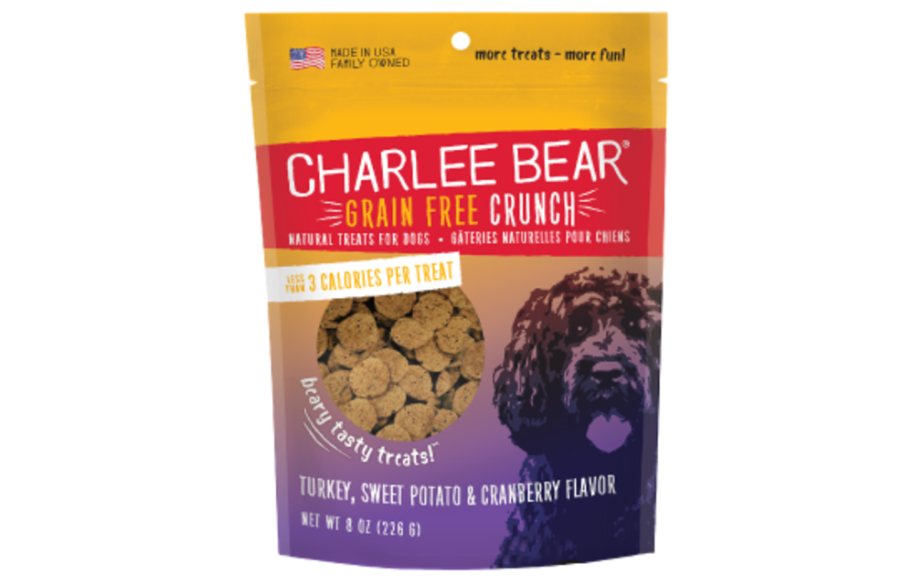 Charlee Bear, golosinas para perros crujientes sin cereales, pavo, camote y arándano, de 8 oz