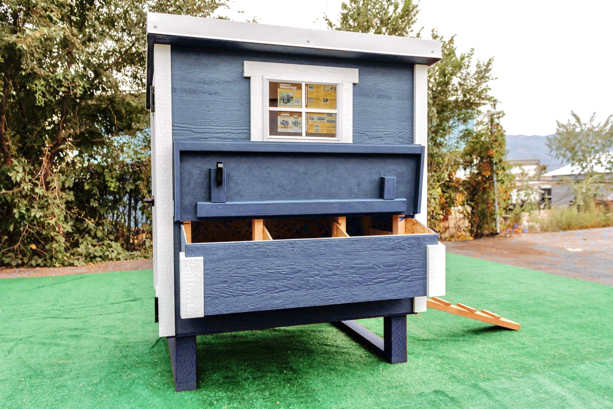 Medium Chicken Coop - Up to 10 Chickens