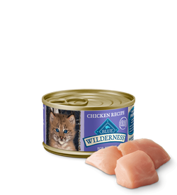 Comida húmeda para gatos con receta de pollo para gatitos Blue Buffalo Wilderness de 3 oz